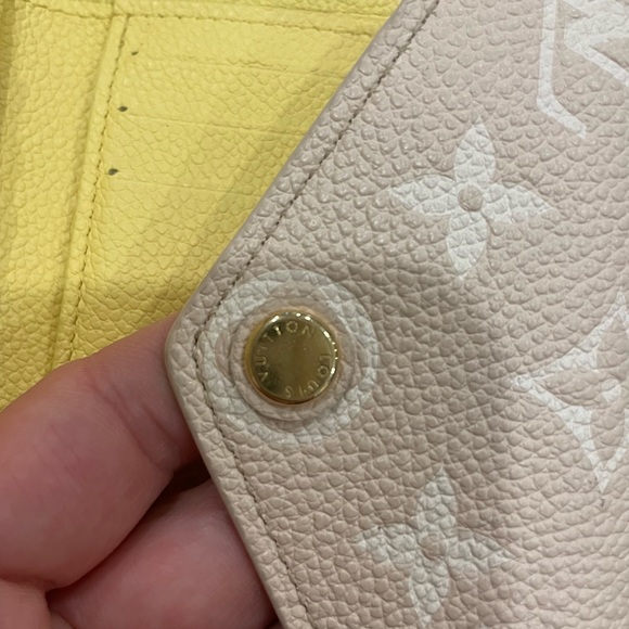 LOUIS VUITTON VICTORINE WALLET - Picture 4 of 8